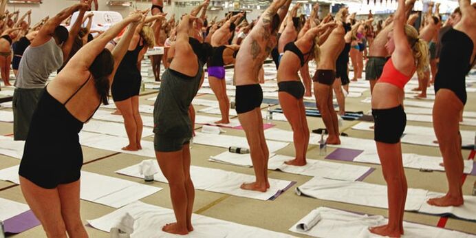 Bikram-Yoga zur Gewichtsreduktion