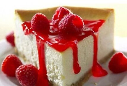 Bei Pankreatitis sind Beerenpudding mit Hüttenkäse erlaubt.